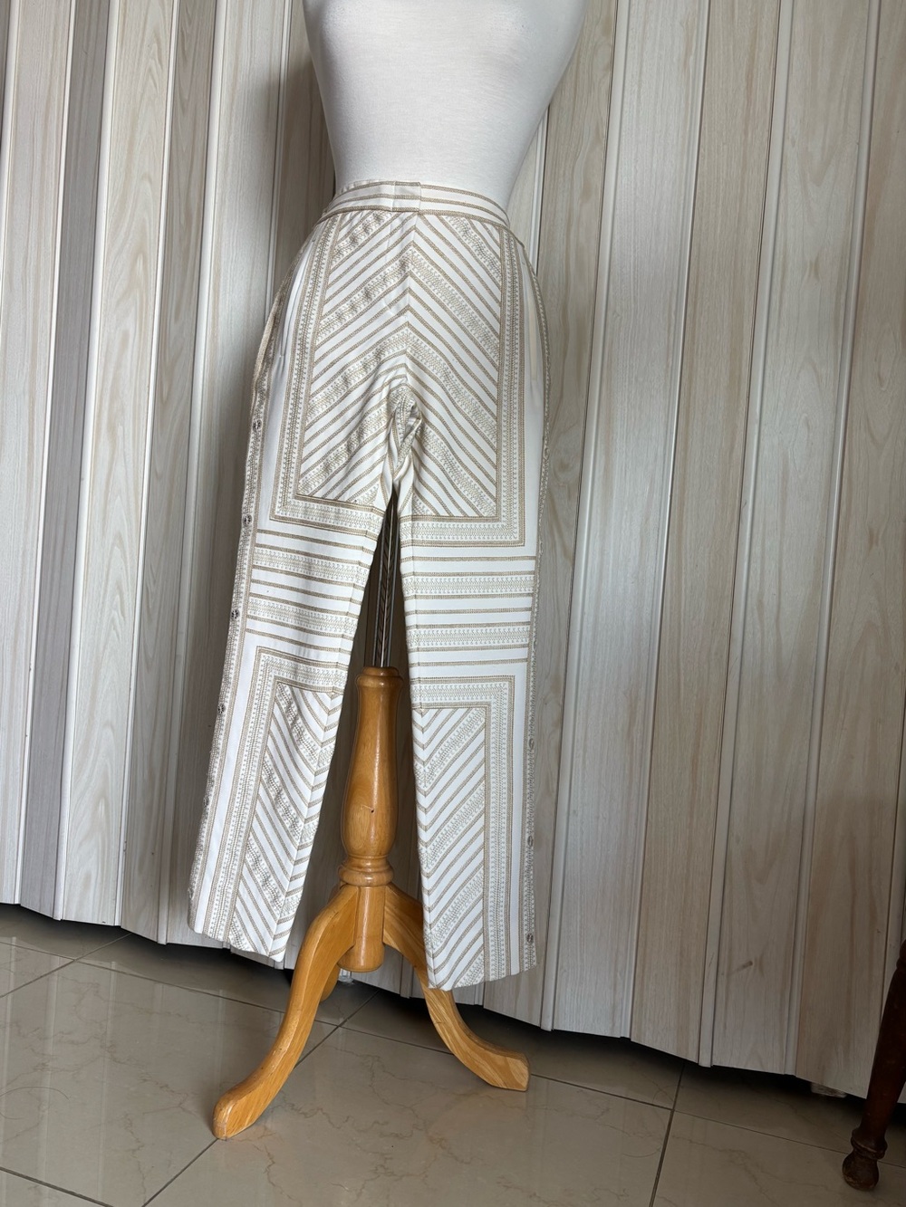 BCBGMaxAzria Cream Pants with Gold Geometric Stripe